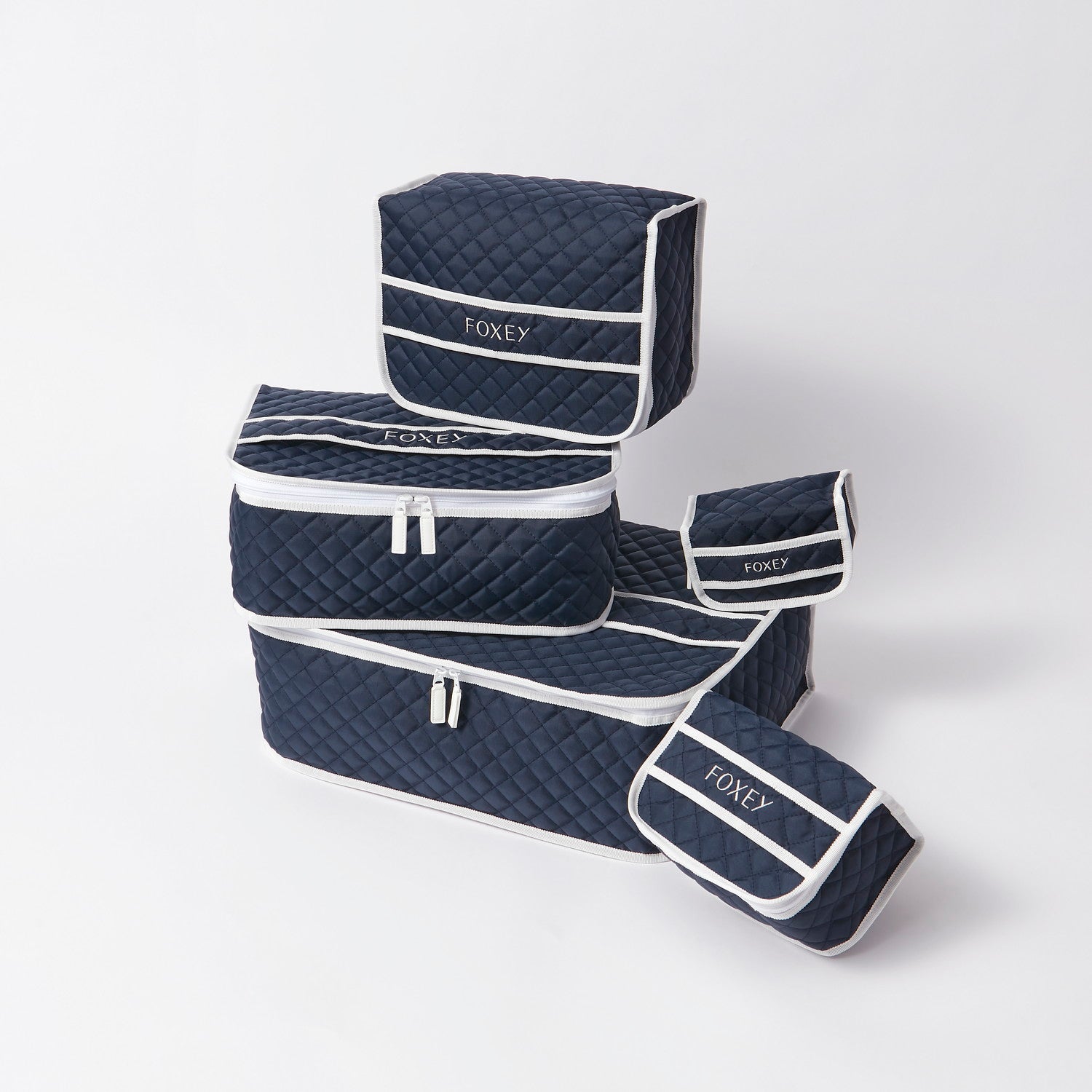 36321 “5” Travel Pouch – FOXEY 公式オンラインストア