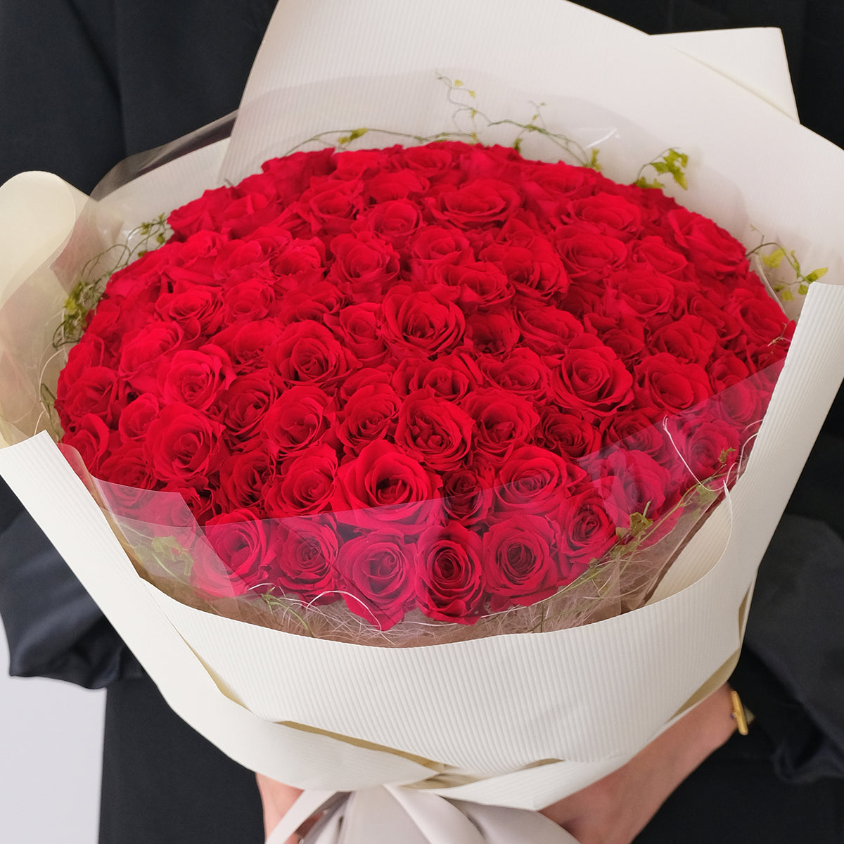 108本のバラのブーケ（プリザーブドフラワー / レッド） – パコスフラワー