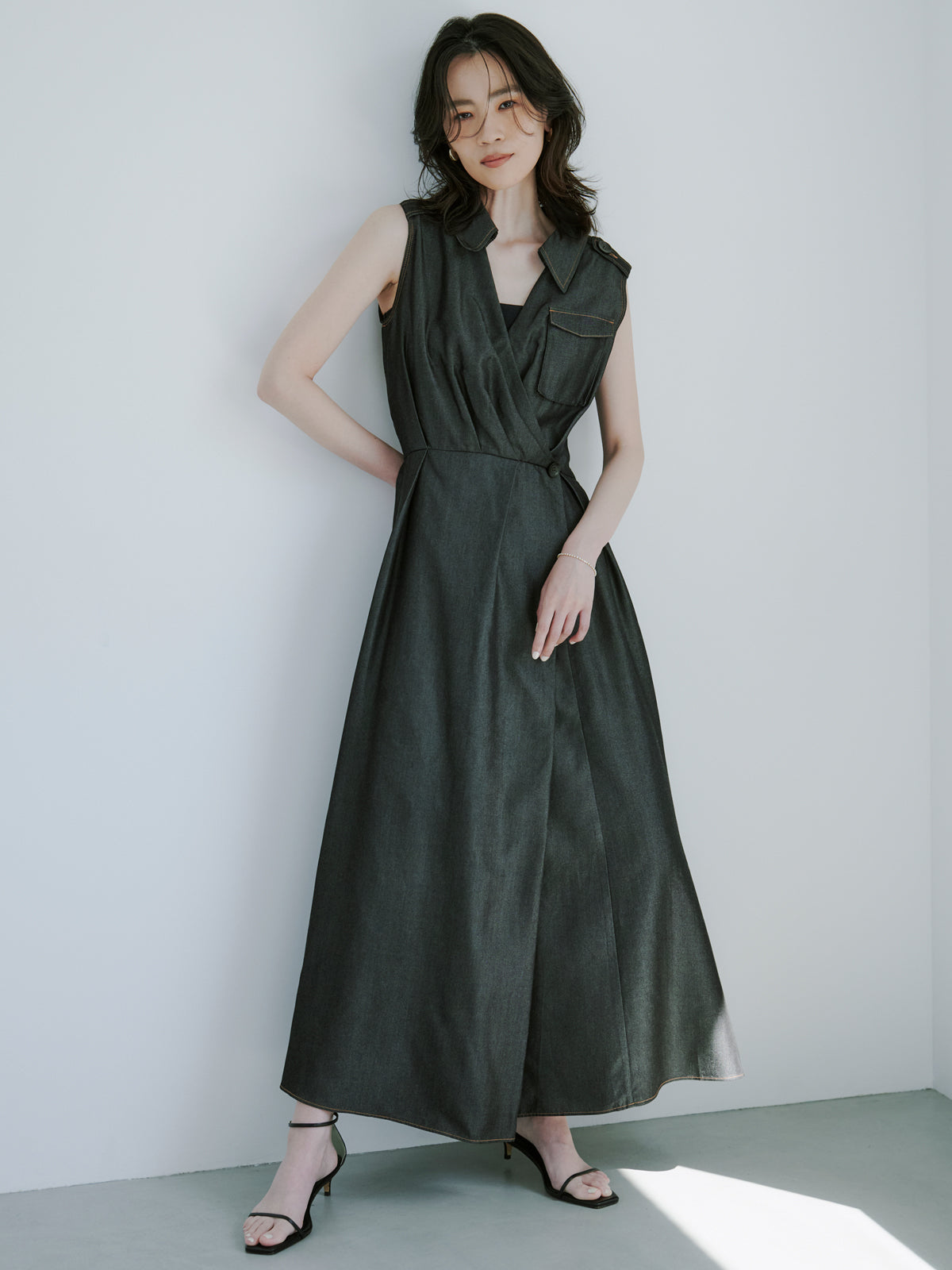 ノースリーブトレンチディテールワンピース