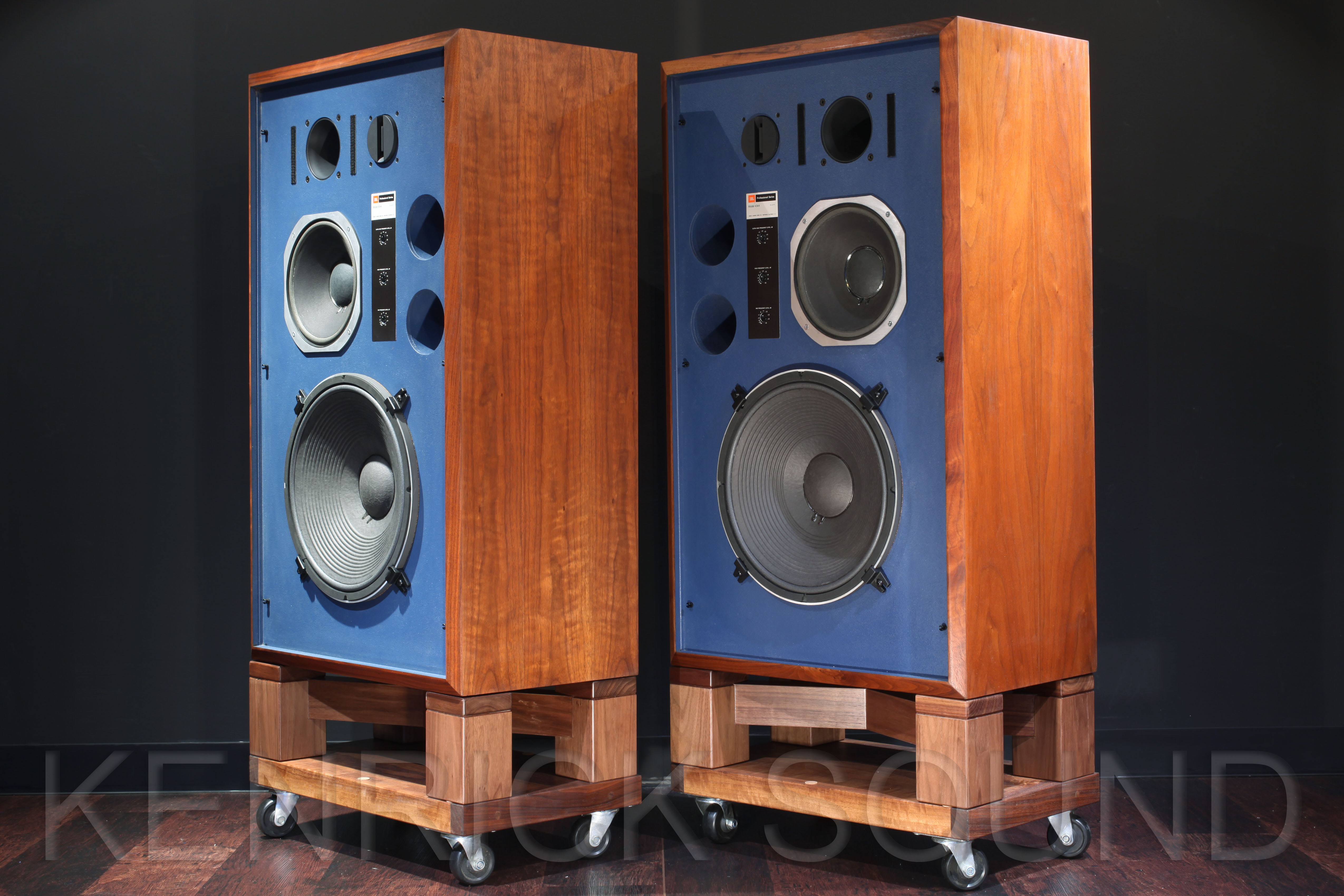 JBL 4344 スピーカーの魅力を存分に聴かせるウッドスタンド付