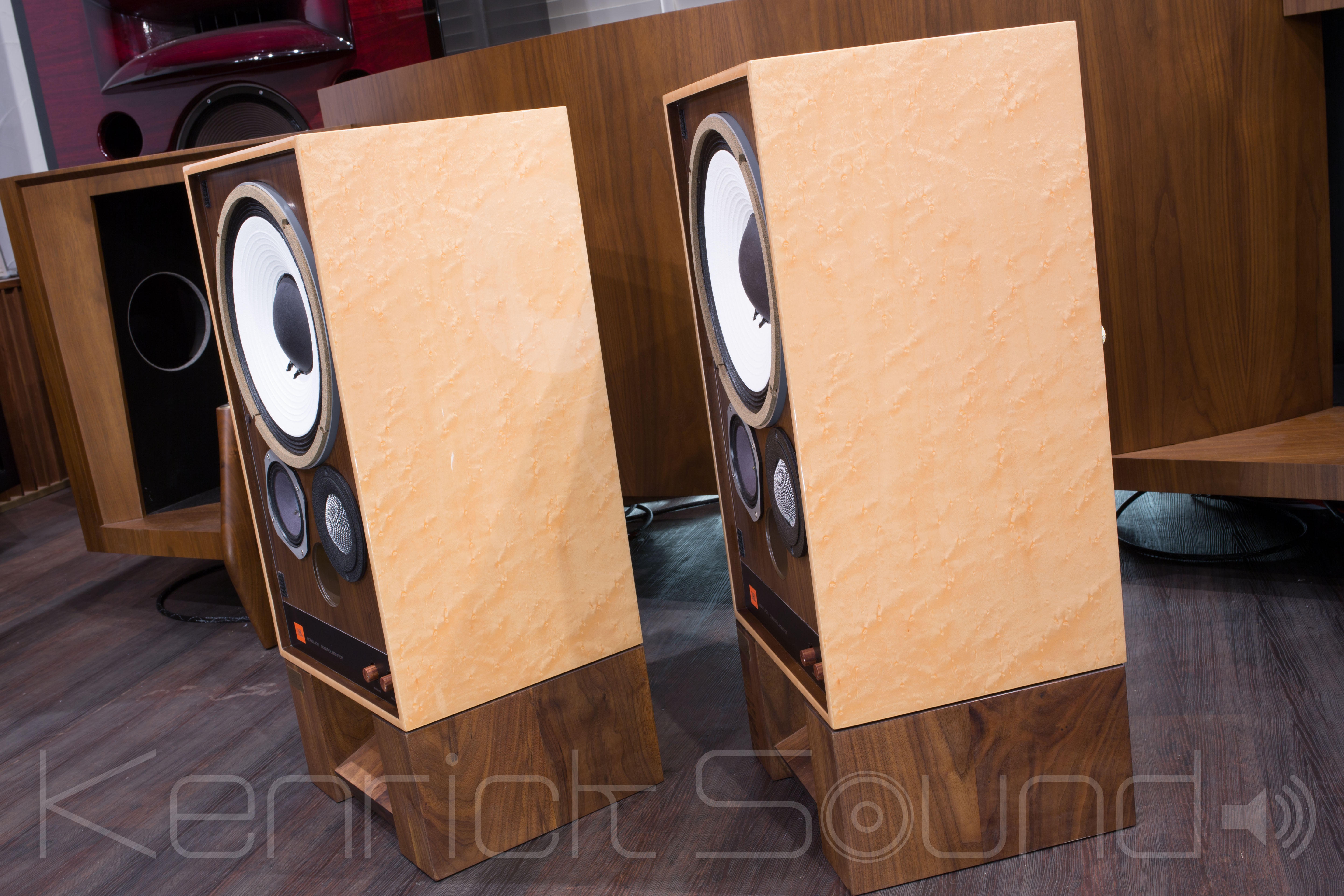 これが最高峰カスタム4311の驚愕音 D131搭載フルアルニコ ハイエンド