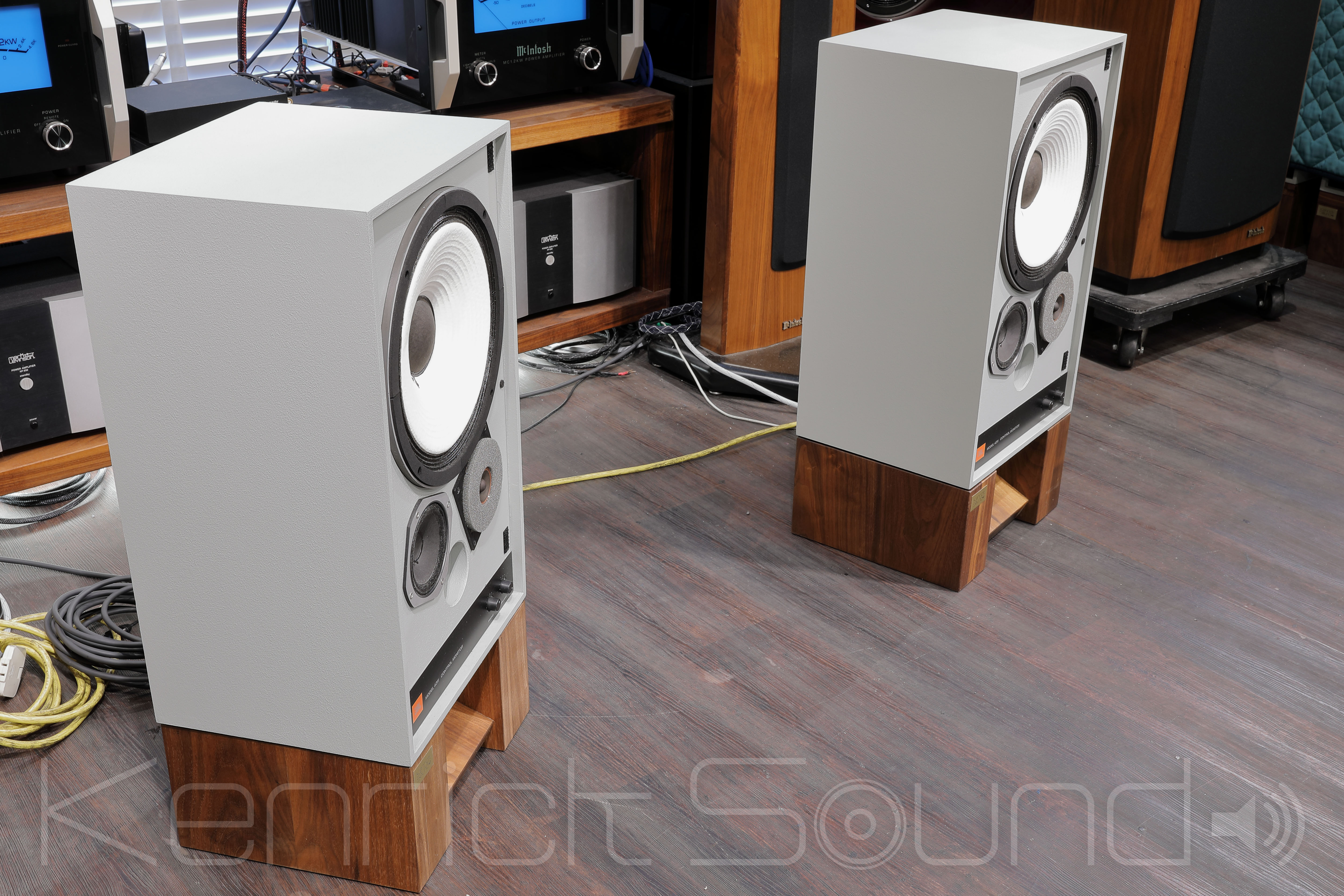 JBL 4311A バイワイヤー対応カルダス・ロジウム＋金メッキ端子 Silver