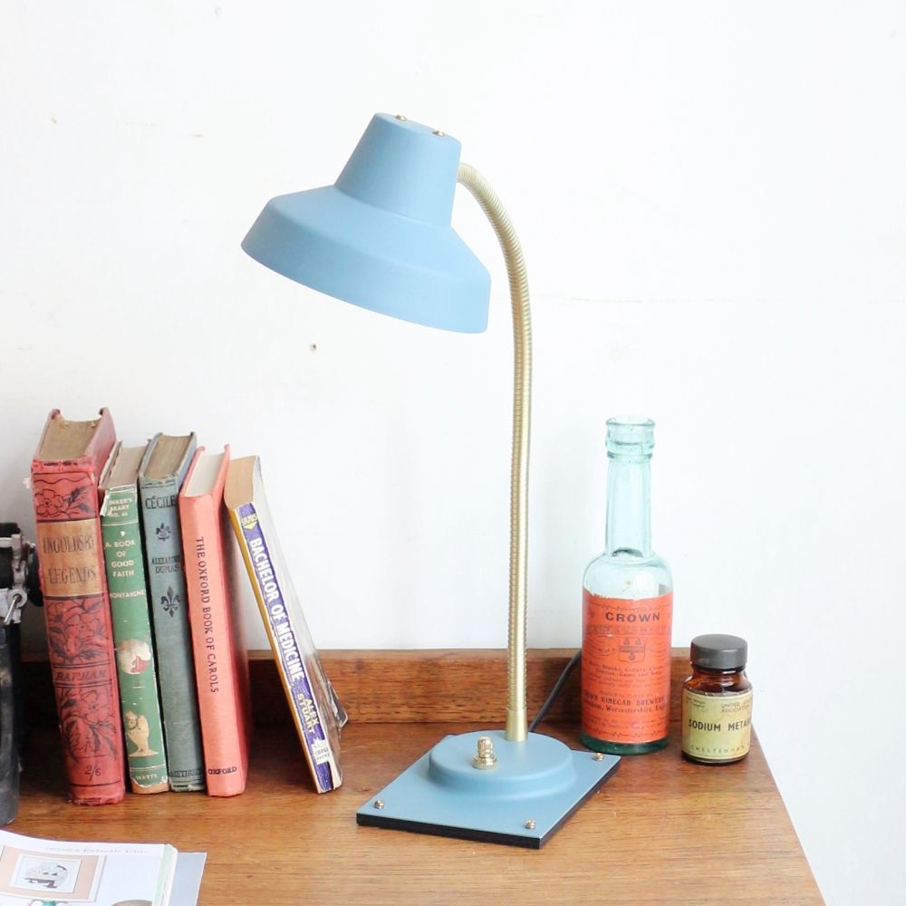 壁付けもOK！ミッドセンチュリー感が懐かしい♪ マディソンデスク