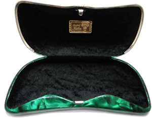 ラインホルト・キューンメガネケース。還暦のプレゼントにもドイツ製