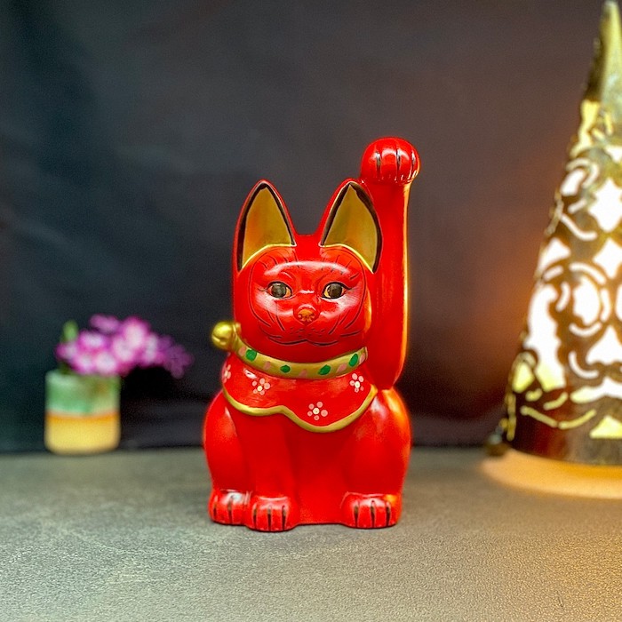 楽天市場】瀬戸焼 古色三河猫手長 大 赤 87206-579 招き猫 陶器