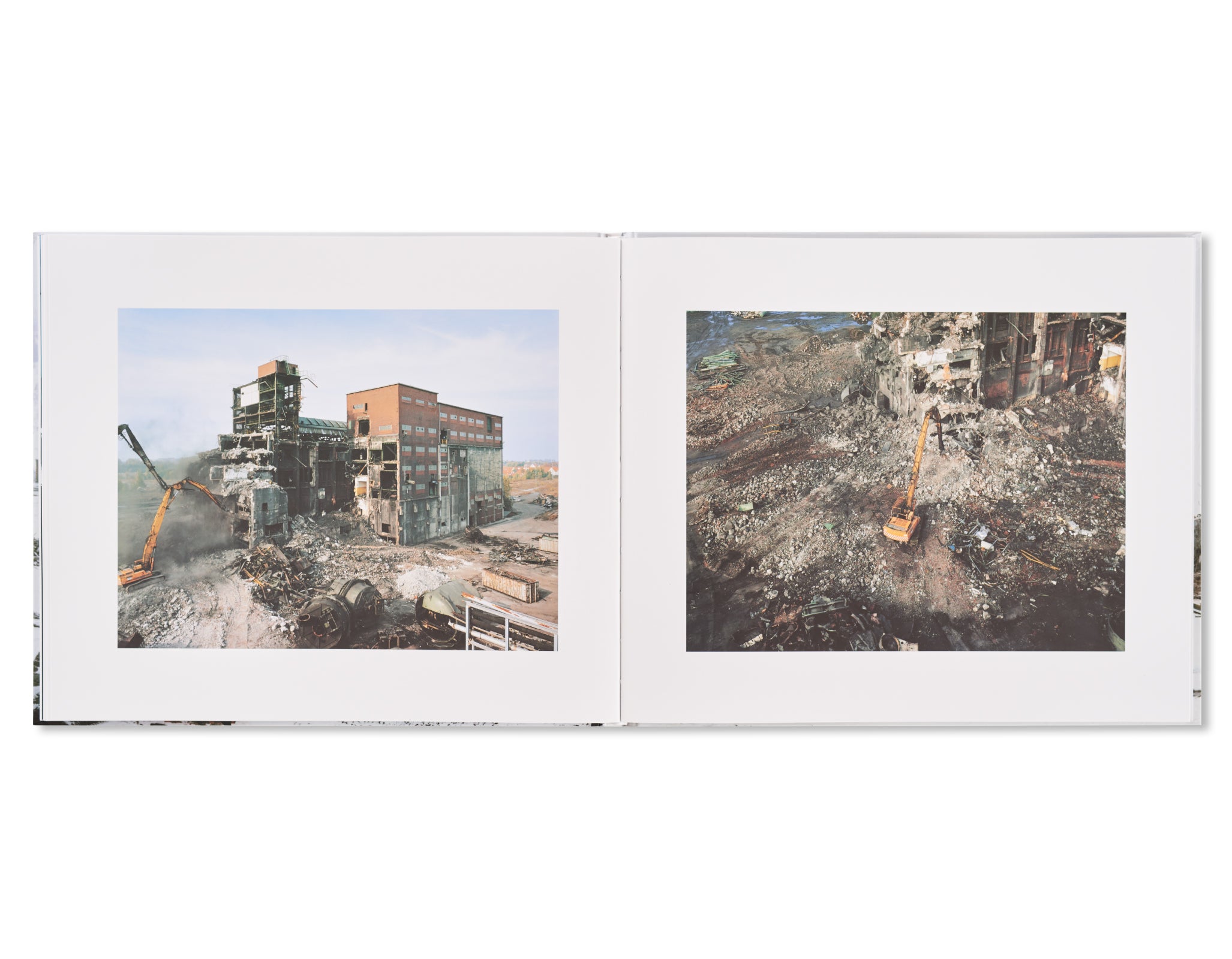 ZECHE WESTFAHLEN I/II AHLEN by Naoya Hatakeyama – twelvebooks