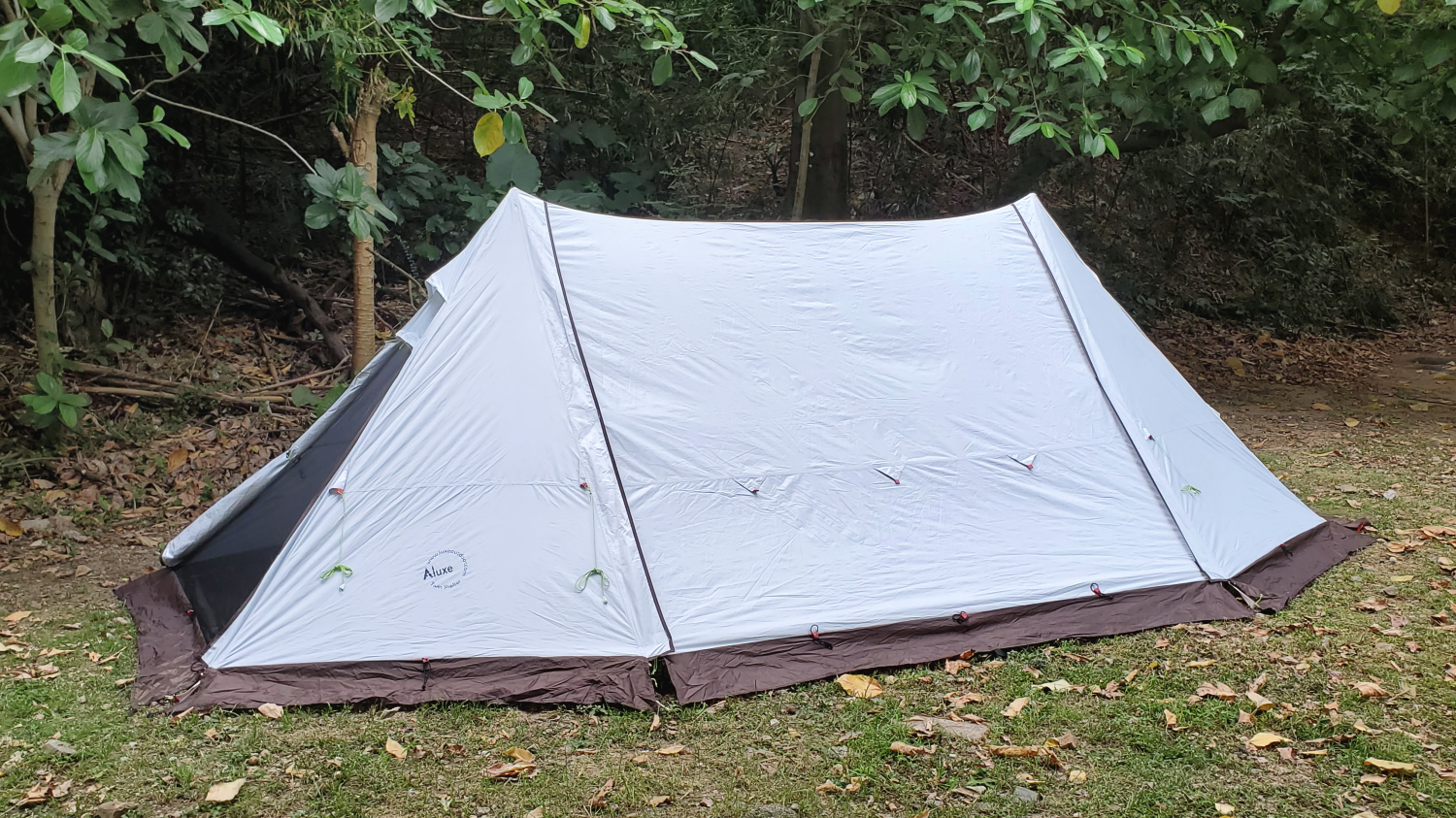 タープ一体型！煙突ポート付きツインポール、パップテント、ツイン