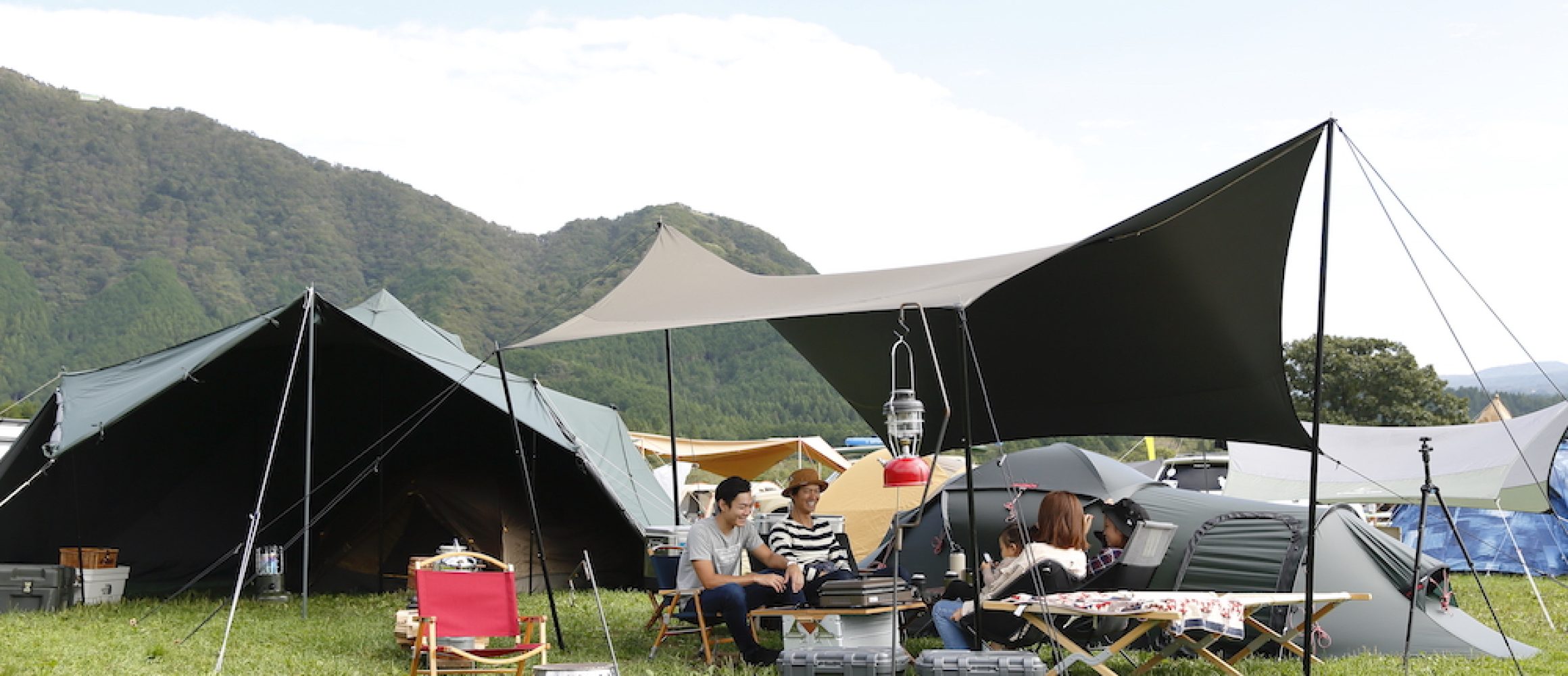 話題のシェルターをいち早く投入。色味を合わせたシンプルレイアウト