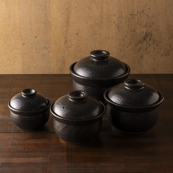 有田焼安楽窯の黒釉土鍋作り｜AKOMEYA TOKYO