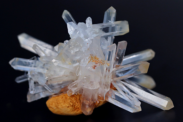 店長厳選】コロンビア・ボヤカ産マンゴークォーツクラスター-001水晶