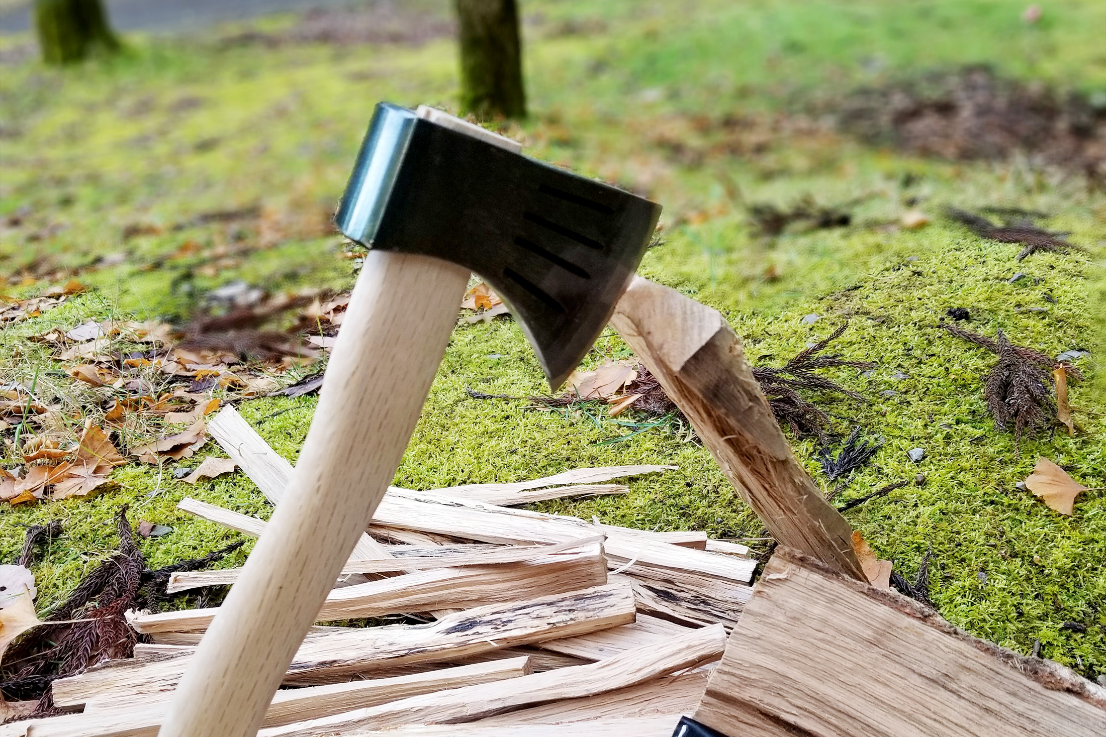 三条鍛冶職人が1本1本丹精に作り上げた全鋼の薪割用アックス｜馬場長