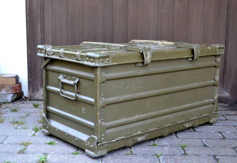 ドイツZARGES社イギリス軍折り畳みアルミコンテナ - ガジェットモード