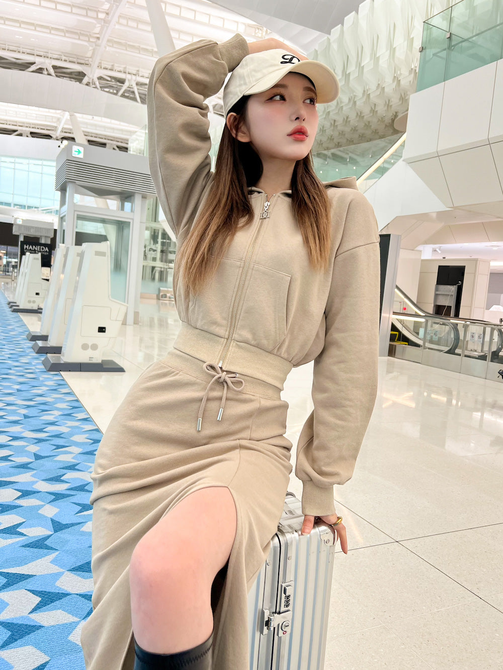 新品XLサイズ ベージュ 長袖トレーナー裏起毛スカート セットアップ
