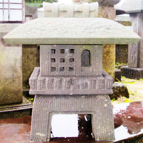 美術彫刻・創作灯籠の泉石材店【石日和】 / 草屋雪見灯籠