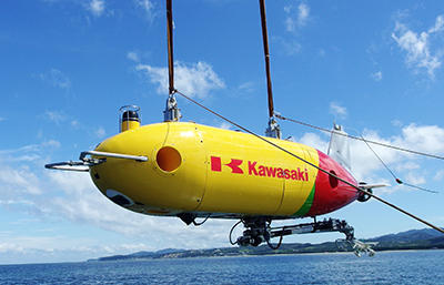 トタルエナジーズ社と自律型無人潜水機（AUV）を用いた共同研究海上
