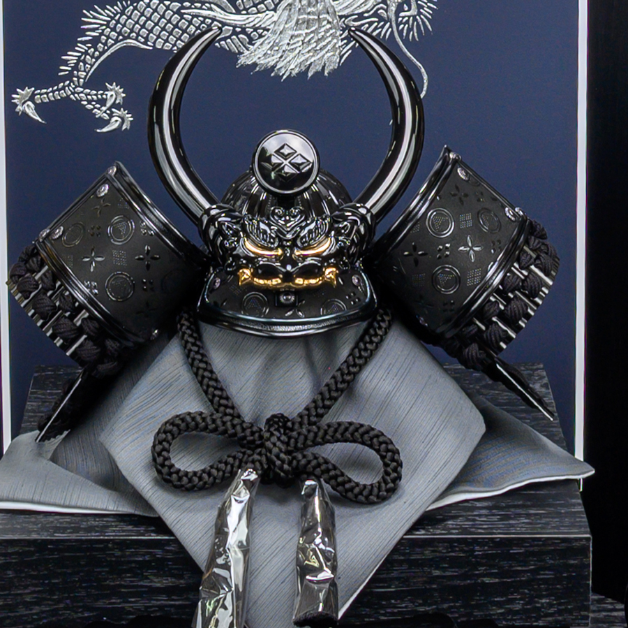 甲州印伝富士山柄8号 Black Edition TAKEDA銀龍兜セット | 人形専門店