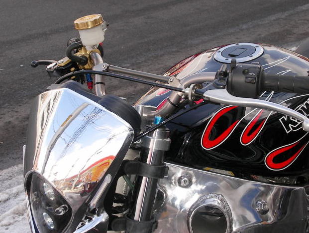 00-01ZX-9Rのアップハン化 バーハンドルへの交換