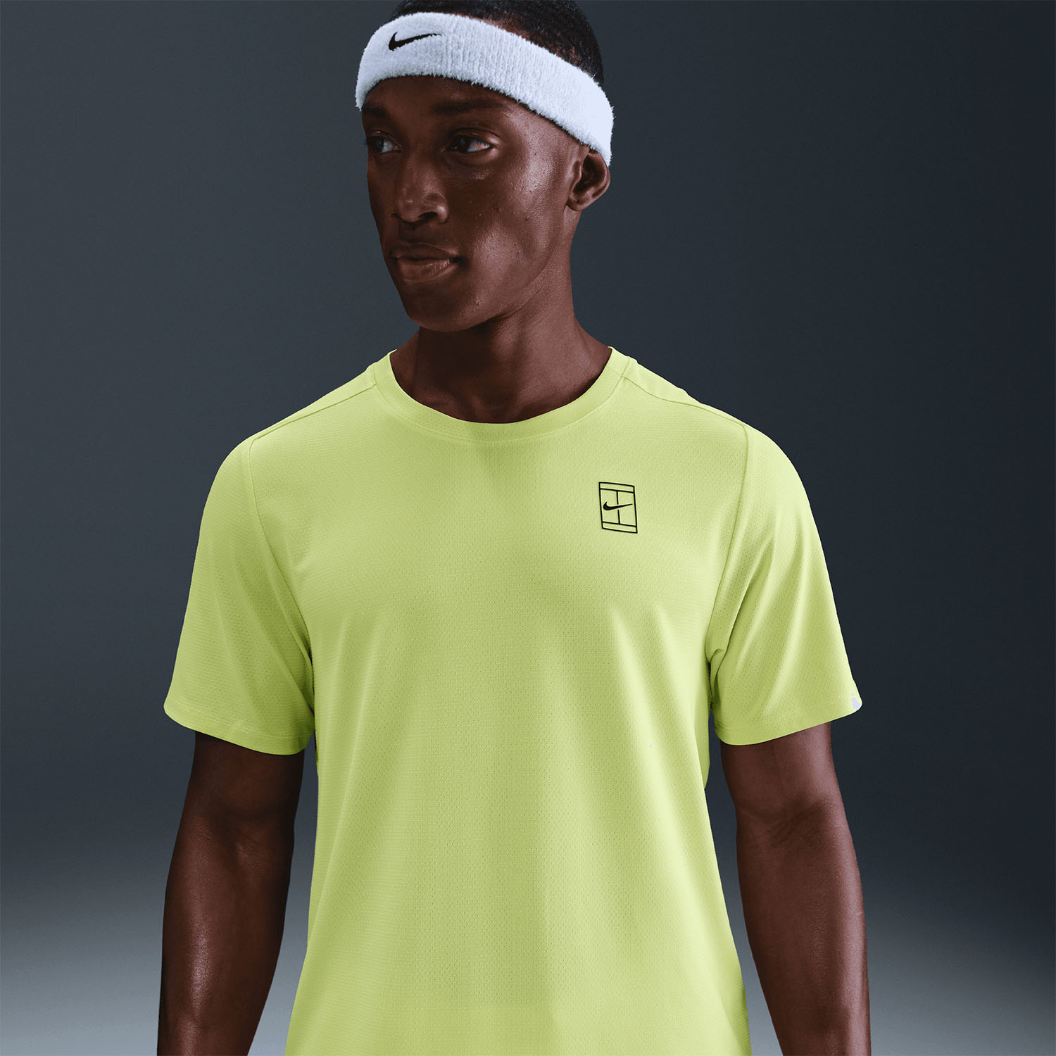 Nike Court Advantage Men's Tennis T-Shirt - Light Lemon Twist