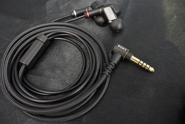 ソニー、φ4.4mm 5極端子リケーブルの廉価モデル ー 1A/100AやXBA