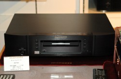 マランツ、M-1デザイン採用のミドルクラスBDプレーヤー「BD7004」を