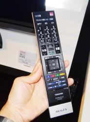 東芝、42/37V型に大画面化したパッシブ3D対応“REGZA”「ZP3」 － 新超解
