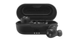 JBL、従来より約30％小さくなったアンダーアーマーコラボ完全