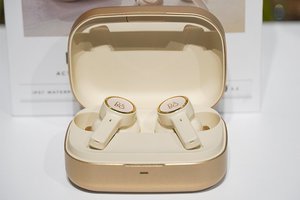 Bang & Olufsen、ステム採用のANC完全ワイヤレス「Beoplay EX」。大