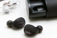 ノイキャンヘッドホンの勢力図を変え得る逸品！ Jabra「Elite 85h