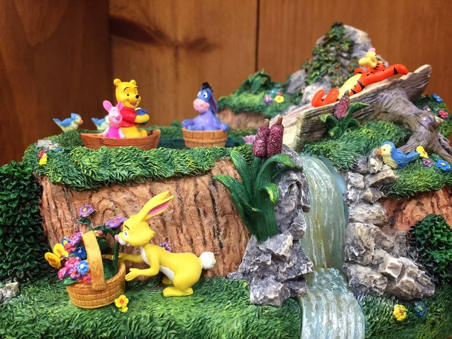くまのプーさんジオラマオルゴール入荷！【練馬店】｜2017年03月03日