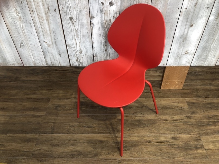 イタリア発のポップなデザイン Calligaris(カリガリス)のチェア入荷