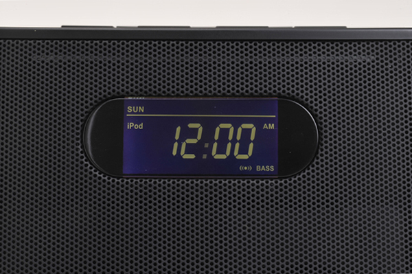 3D音響技術とバスブーストが、ワイドでダイナミックなサウンドを実現