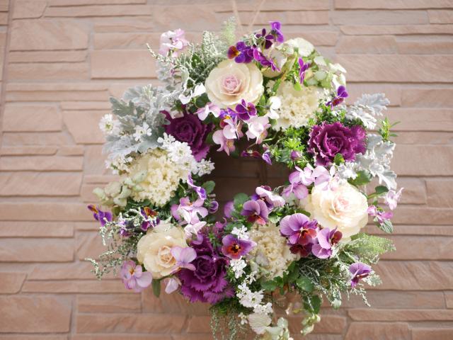 ビオラと葉牡丹のプランツ ギャザリング リース｜インテリアグリーンと