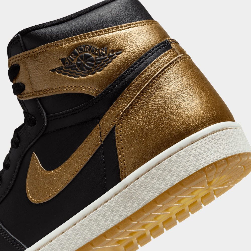 Air Jordan 1 Retro High OG – Classic & Stylish Footwear – atmos