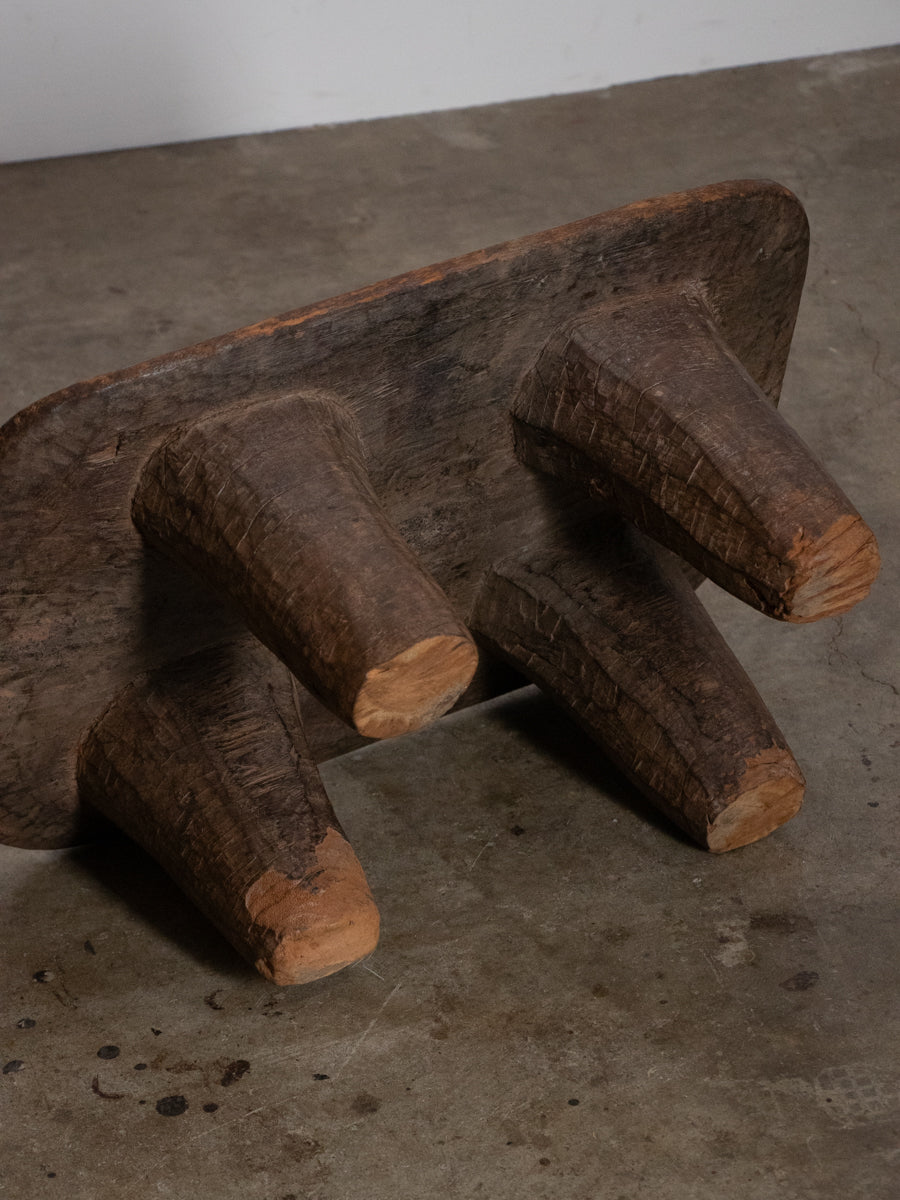 セヌフォスツール