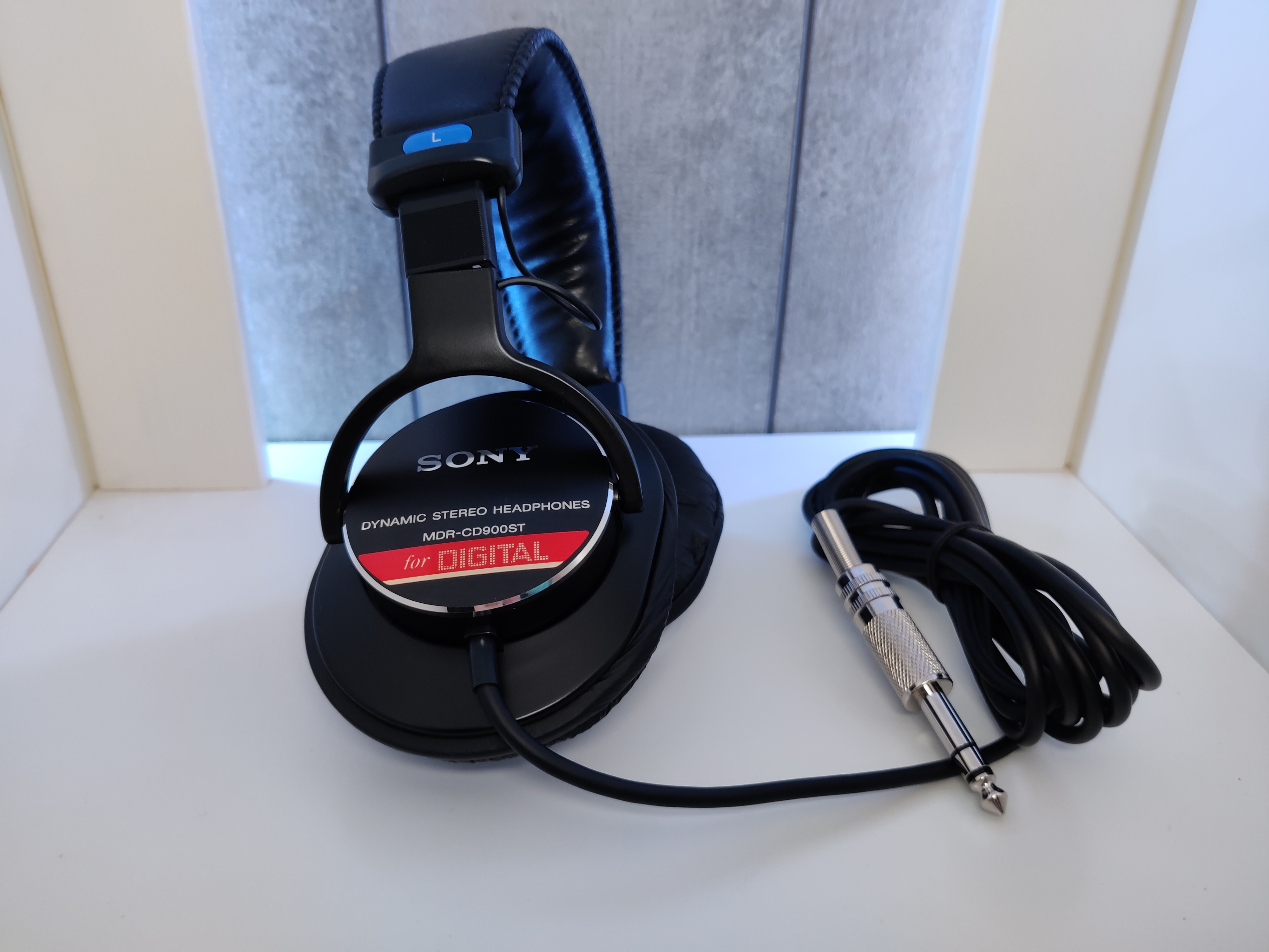 Sony MDR-CD900ST | Headphone Reviews and Discussion - Head-Fi.org