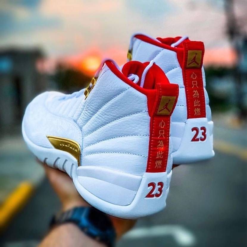 ナイキ エアジョーダン12 FIBA【8/24発売】 | スニーカーダンク