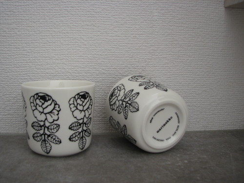 新入荷！】marimekko雑貨｜「Vihkiruusu」（ヴィヒキルース）の