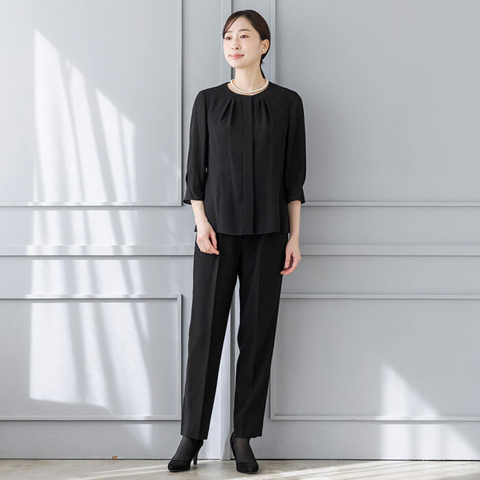 ベーシックなブラックフォーマル4点セット 19号・ブラック｜東京