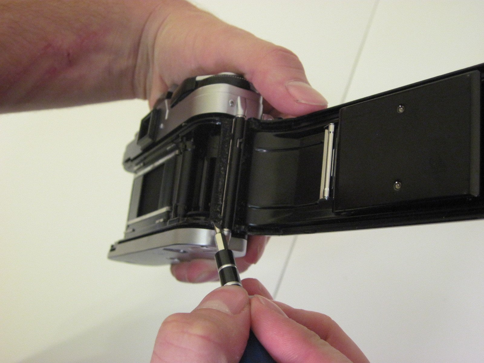 Canon AE-1 モルトの交換 - iFixit 修理ガイド