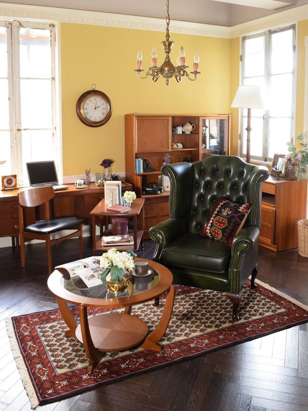 英国アンティークの6灯シャンデリア、装飾が美しい真鍮製の照明器具