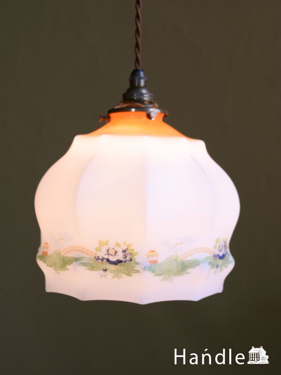シノワズリデザインがおしゃれなアンティークのペンダントライト