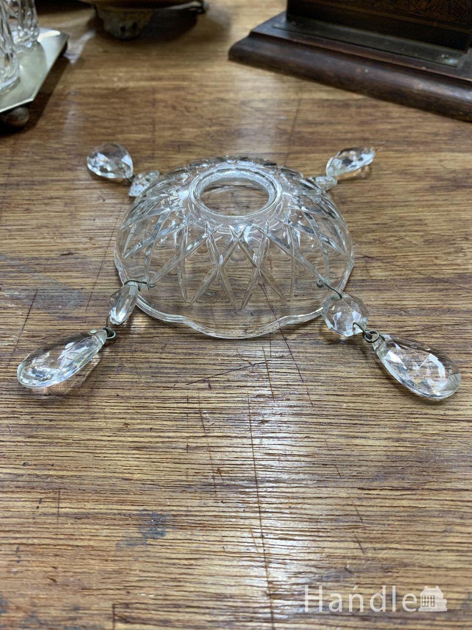 フランスの照明、フリル付きのミルクガラスのアンティークペンダント