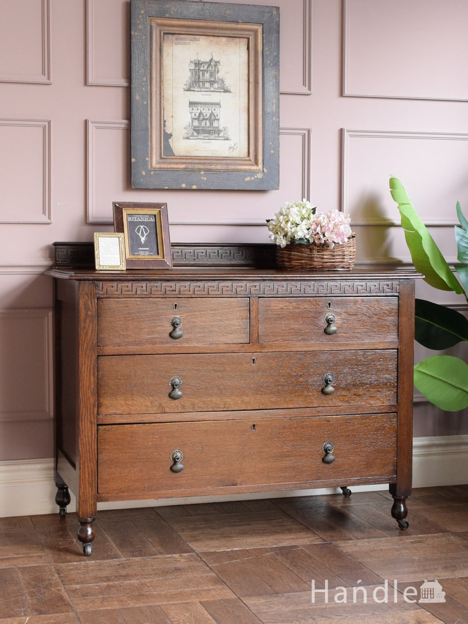 英国のアンティーク家具、ウォールナット材の上品な5段チェスト(j