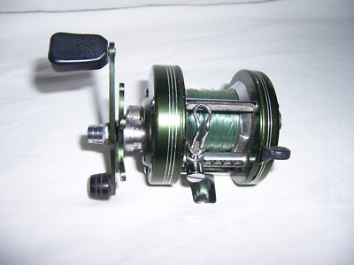 Heddon Mark IV Model 3200 Vintage Bait Casting Reel Old Fishing