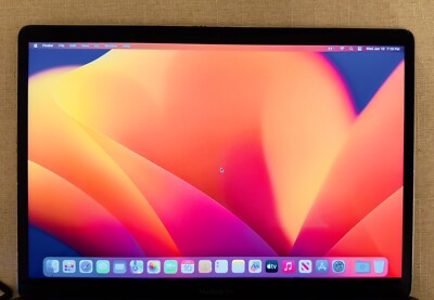 Apple MacBook Pro 13in (128GB SSD, Intel Core i5, 2.30GHz, 8GB RAM