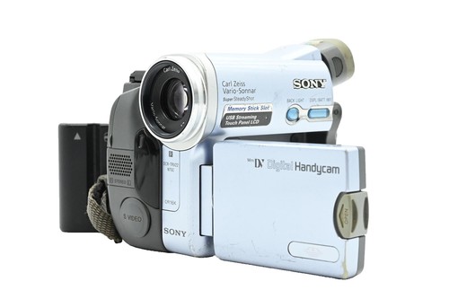 Sony Handycam DCR-PC100 Silver Camcorder Video Camera MiniDV 10x