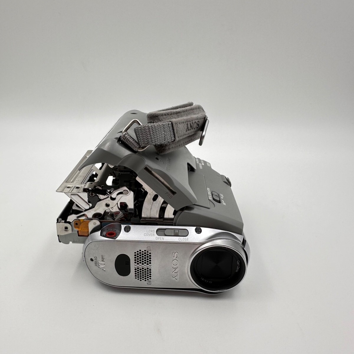 Sony DCR-HC40 Mini DV Digital Camcorder, w/ Battery, AC charger