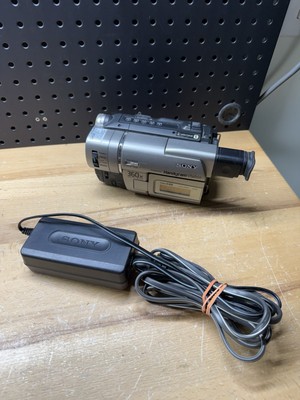 O) Sony Handycam Hi8 Camcorder CCD-TRV57 With Power Cord
