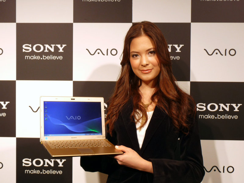 ソニーが本気を出した薄型超軽量モバイルノート「VAIO X」の徹底フォト