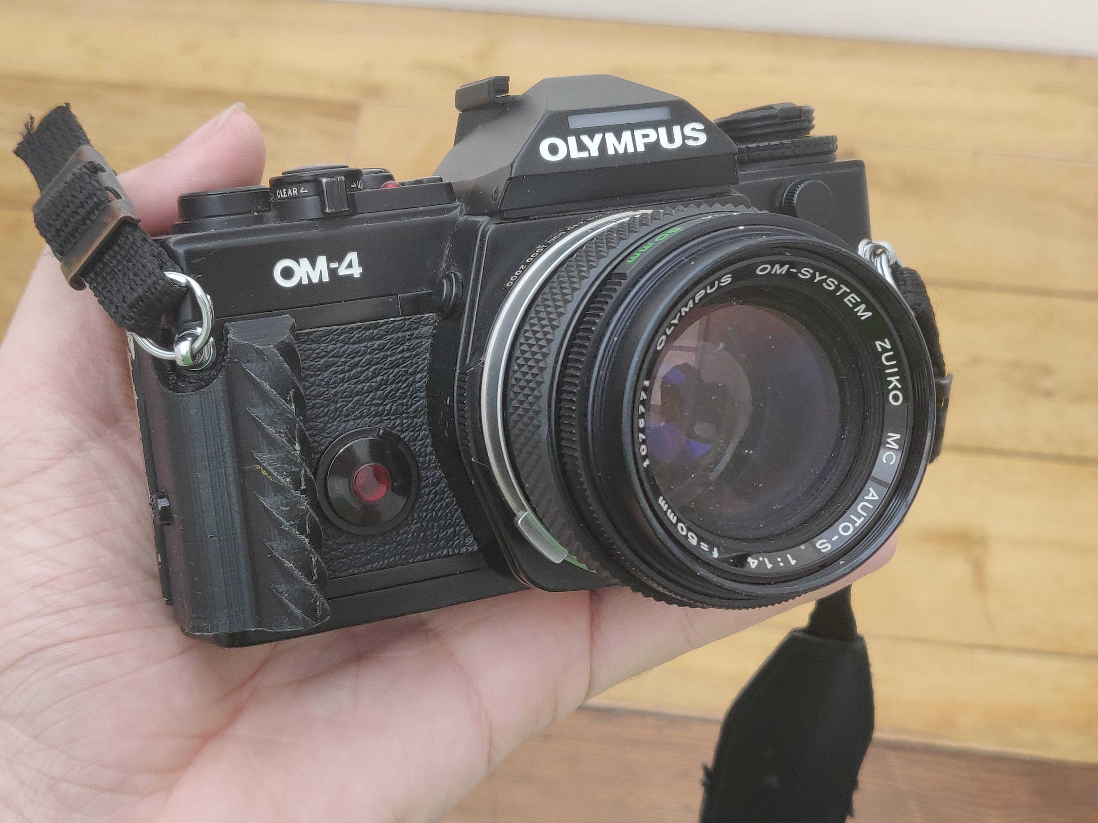 オリンパスOM4用のグリップを見つけて3Dプリントしたんだ！ : r